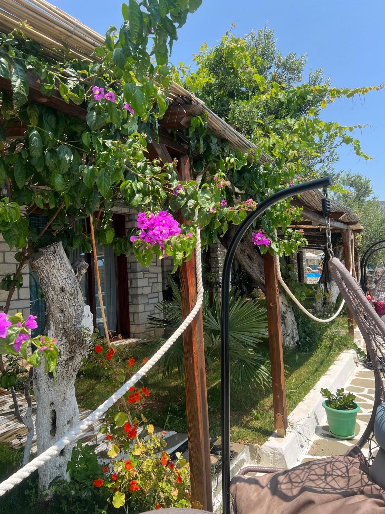 Palermiti Luxury Rooms Himare Bagian luar foto